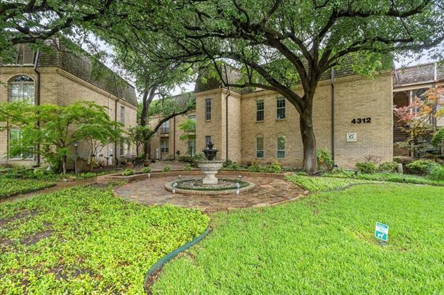 property at 4312 Bellaire Dr S