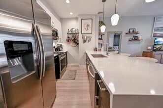 85 Everett St in Boston, MA - Building Photo - Building Photo