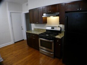 1948 E 72nd Pl in Chicago, IL - Building Photo - Building Photo