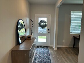 1013 Midpoint Ln in Gallatin, TN - Building Photo - Building Photo