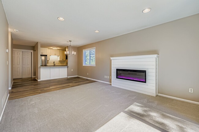 5525 Lindsay Street in Golden Valley, MN - Building Photo - Building Photo