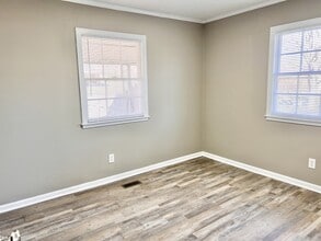 925 Southgate Dr in Cookeville, TN - Foto de edificio - Building Photo