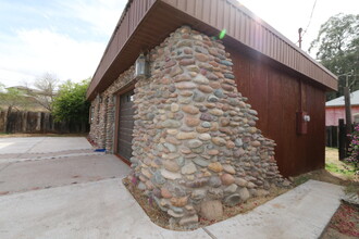 1730 E Lehi Rd in Mesa, AZ - Building Photo - Building Photo