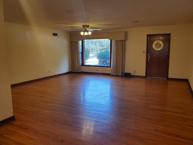 1127 W Brooks St in Norman, OK - Building Photo - Building Photo