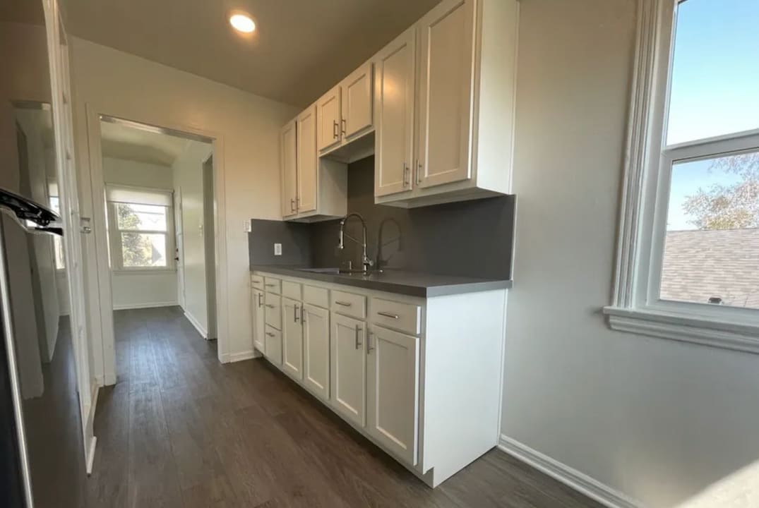 1629 S Wooster St in Los Angeles, CA - Building Photo