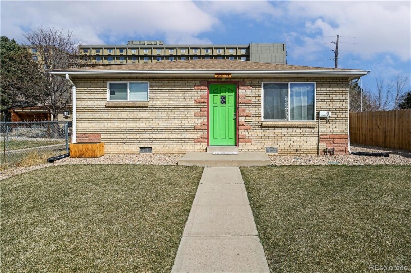 3210 Pontiac St in Denver, CO - Building Photo