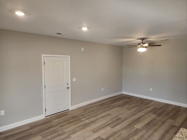 New Construction--2 Bed 2 Bath in Brownsville, KY - Foto de edificio - Building Photo