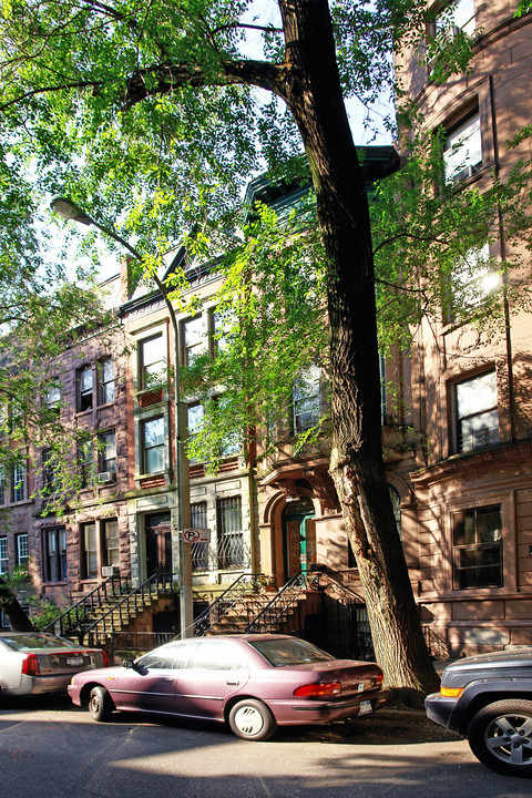 46 W 94th St in New York, NY - Foto de edificio