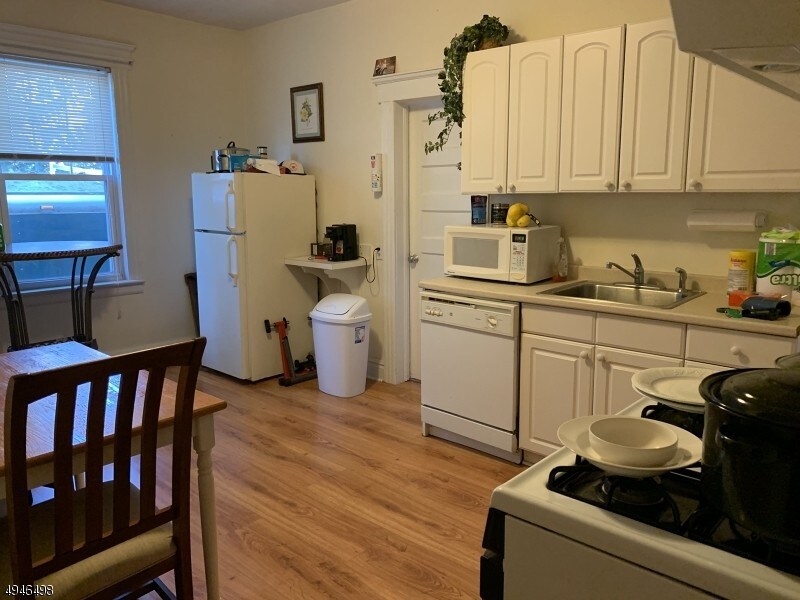 17 Bowers Ln-Unit -A in Chatham, NJ - Building Photo