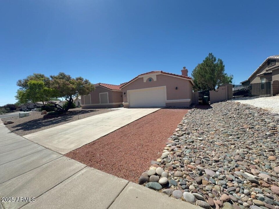 3876 Camino del Vara in Sierra Vista, AZ - Building Photo