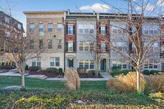 610 Sprintsail Way in Oxon Hill, MD - Building Photo - Building Photo