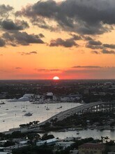 3000 N Ocean Dr in West Palm Beach, FL - Foto de edificio - Building Photo