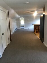 37 Peckham Ave, Unit 2 in North Providence, RI - Building Photo - Building Photo