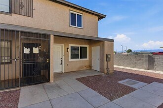 3517 Rio Robles Dr in North Las Vegas, NV - Building Photo - Building Photo