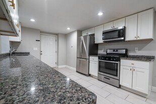 295 Huxley Ave in Providence, RI - Building Photo