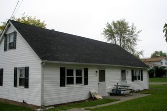 Colonial Penn Villas in Hermitage, PA - Foto de edificio - Building Photo