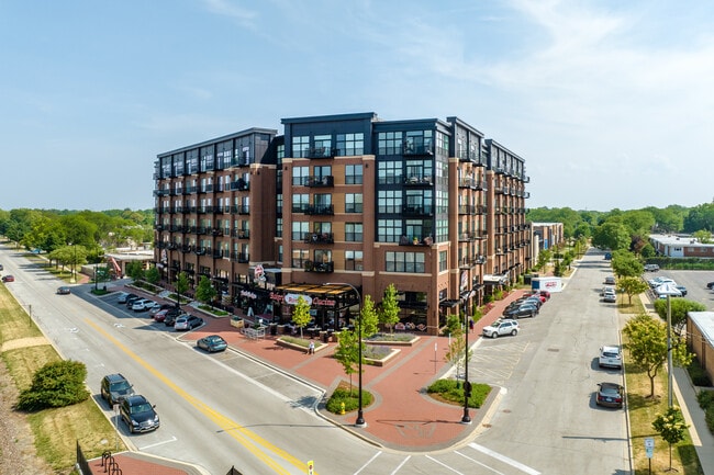 Top of The Mount Apartments in Mount Prospect, IL - Building Photo - Building Photo