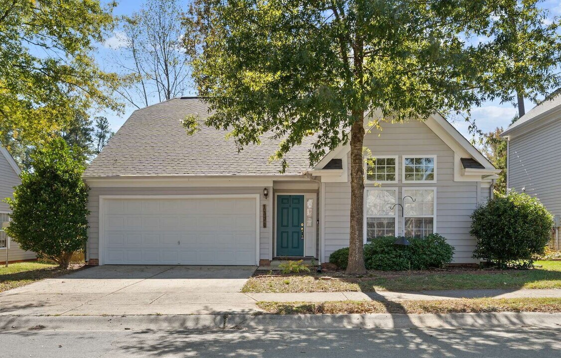 1320 Mallory Ln in Durham, NC - Building Photo