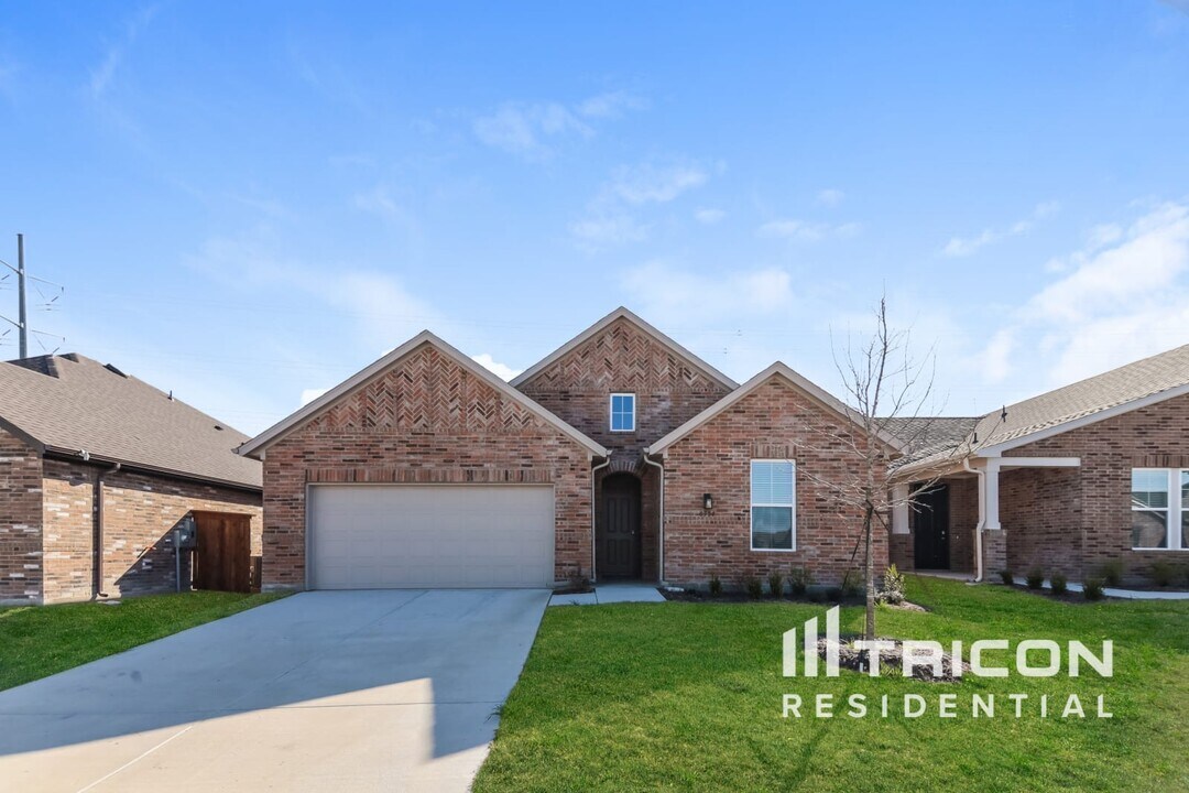 8304 Brookhaven Dr in McKinney, TX - Building Photo