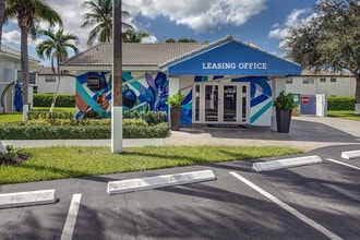 7 West in Miami, FL - Foto de edificio - Building Photo