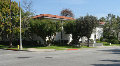 1025 Del Mar Blvd in Pasadena, CA - Building Photo - Building Photo