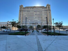 221 W Lancaster Ave in Fort Worth, TX - Foto de edificio - Building Photo