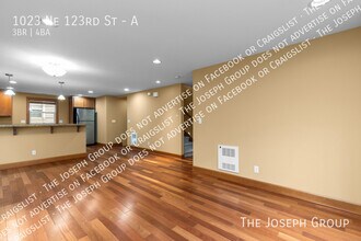 1023 NE 123rd St in Seattle, WA - Foto de edificio - Building Photo