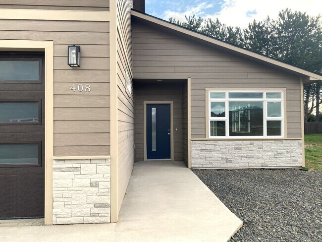 408 Lolly Ln in Dallesport, WA - Building Photo - Building Photo