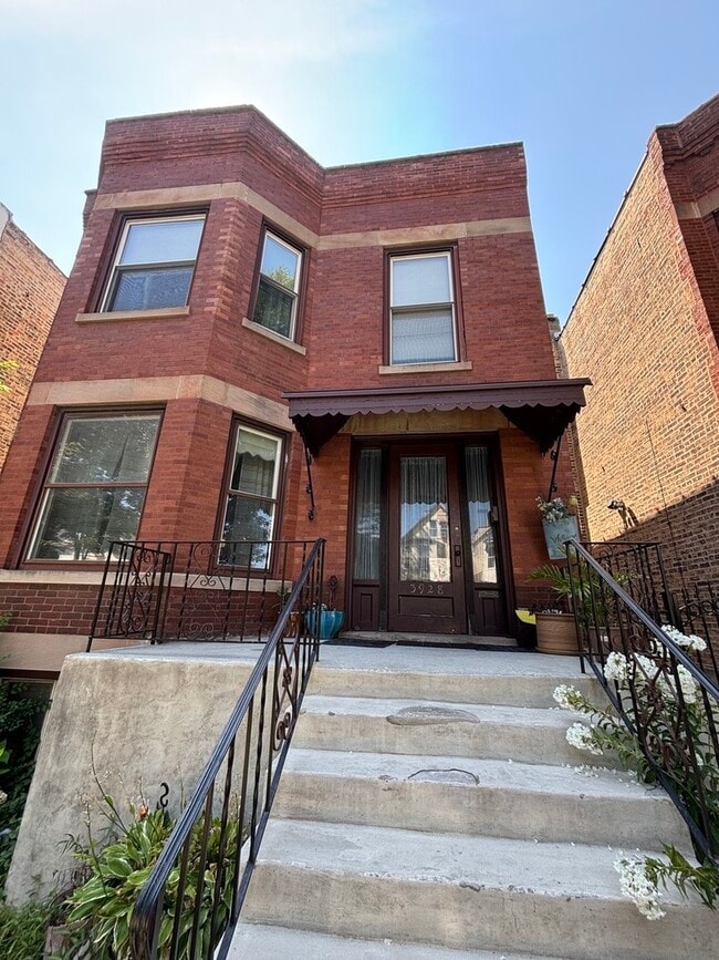 property at 3928 N Albany Ave