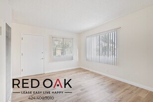 16711 Civic Center Dr in Bellflower, CA - Building Photo