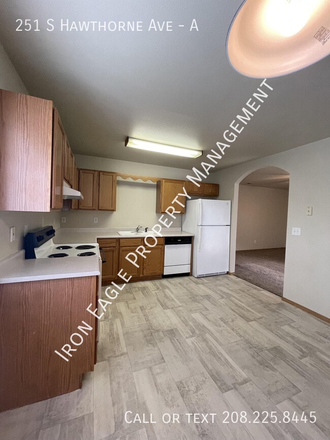 property at 251 S Hawthorne Ave