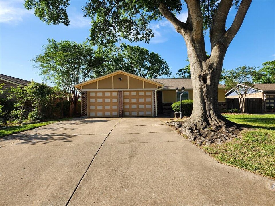 2426 Woodtown Dr Photo