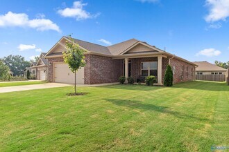 107 Sunlit Grove Dr in Harvest, AL - Building Photo - Building Photo