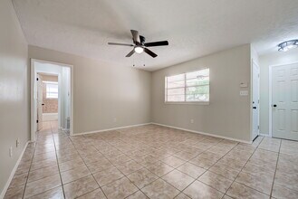 1627 Surrey Dr in Norman, OK - Building Photo - Building Photo