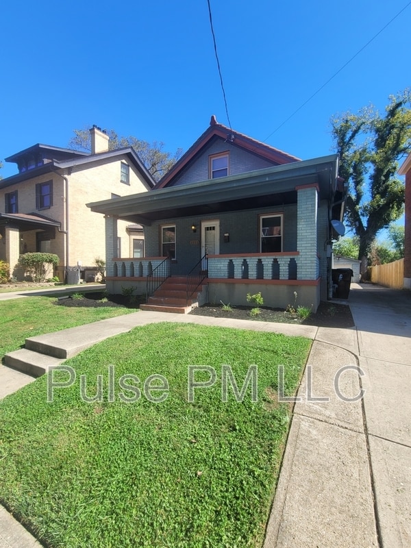 2222 Oakland Ave in Covington, KY - Building Photo - Building Photo