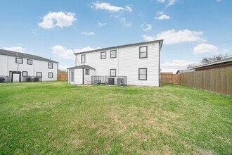 904 Beverly Ave in Pasadena, TX - Building Photo - Building Photo