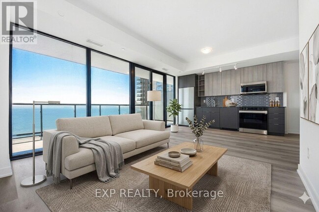 2075 Lakeshore Rd. in Burlington, ON - Building Photo - Building Photo