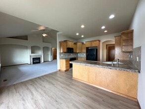 6104 Woodbine Dr in Pasco, WA - Building Photo - Building Photo