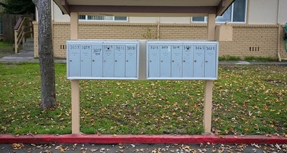 3603 Airway Dr in Santa Rosa, CA - Building Photo - Building Photo