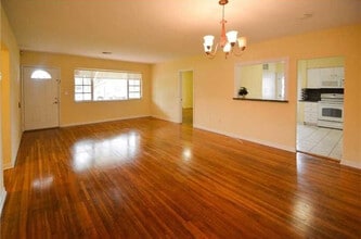 6515 SW 48th St in Miami, FL - Building Photo - Building Photo