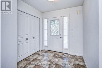 6 Castlebay St in Kitchener, ON - Building Photo - Building Photo