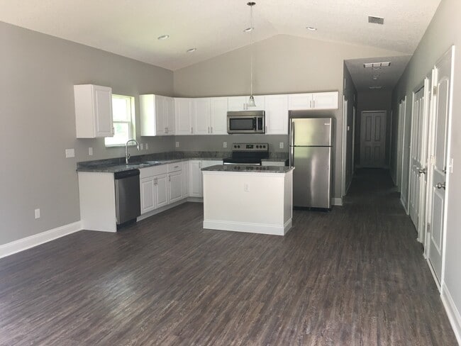 7721 Old Kings Rd in Jacksonville, FL - Building Photo - Building Photo