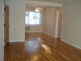 1064 S Wooster St, Unit atinaproperties@gmail.com in Los Angeles, CA - Building Photo