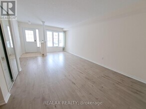 22 Quattro Ave in Richmond Hill, ON - Building Photo - Building Photo