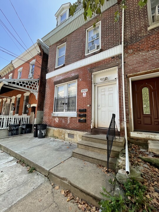 4909 Penn St, Unit 3 in Philadelphia, PA - Building Photo