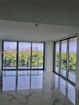 16385 Biscayne Blvd in Aventura, FL - Building Photo