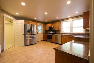 1543 Pacific Ave in Forest Grove, OR - Building Photo - Building Photo