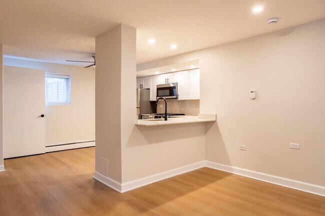 143 Ann St in Clarendon Hills, IL - Foto de edificio - Interior Photo