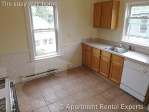 11 Hinckley St in Somerville, MA - Building Photo - Building Photo