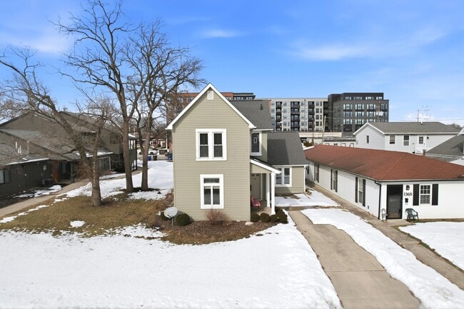 property at 1374 Ida Ave